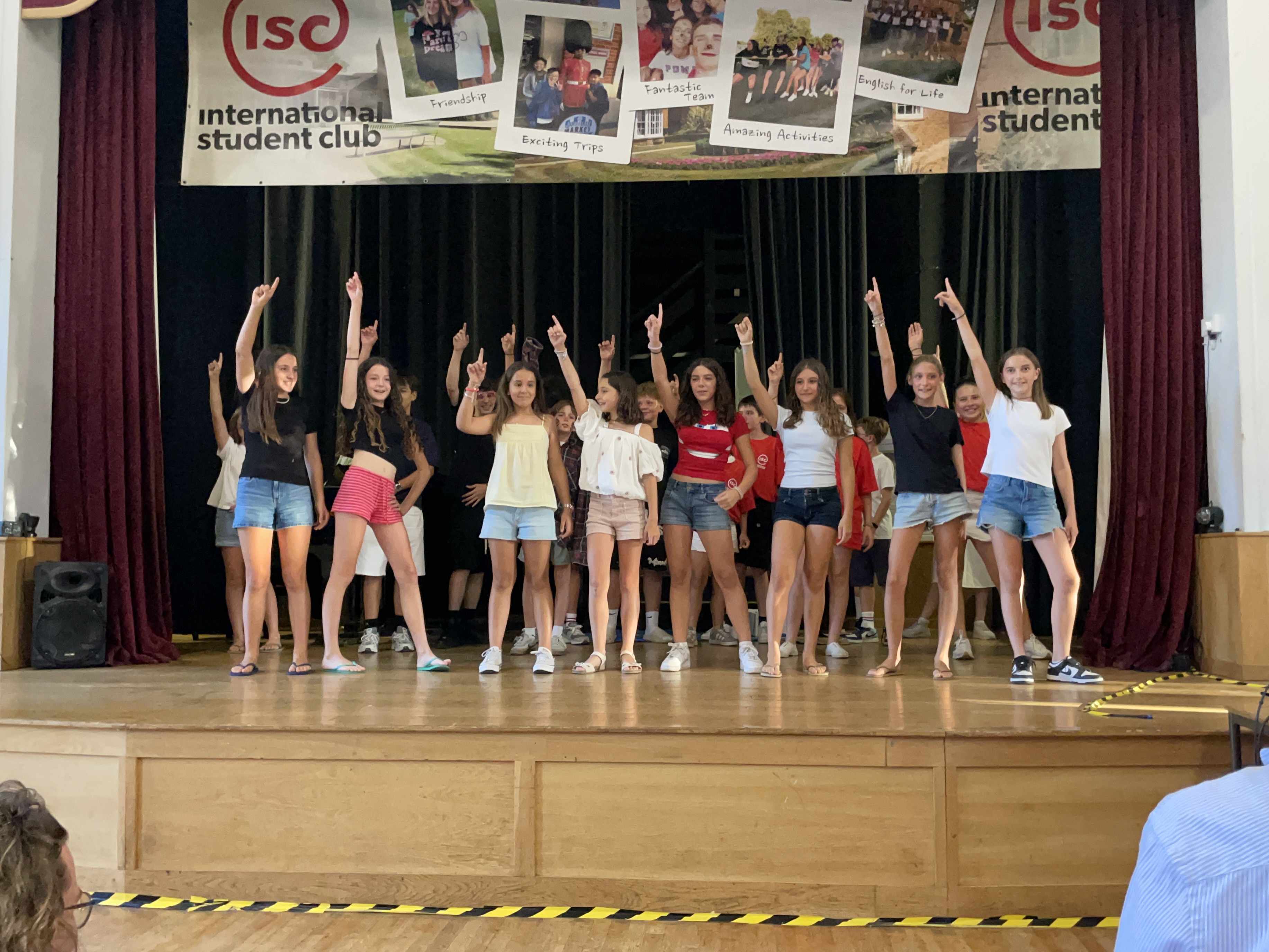 Cum este o vară într-un boarding school britanic? Experiența Mirunette la Bloxham School