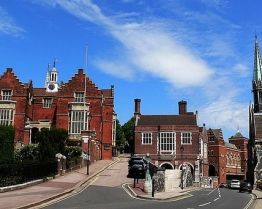 tabara limba engleza harrow school londra.jpg