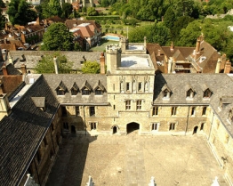 Tabara Limba Engleza & Pregatire universitate - Winchester College, Anglia