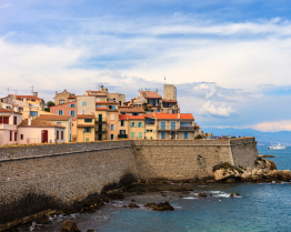 tabara limba franceza antibes coasta de azur franta.png